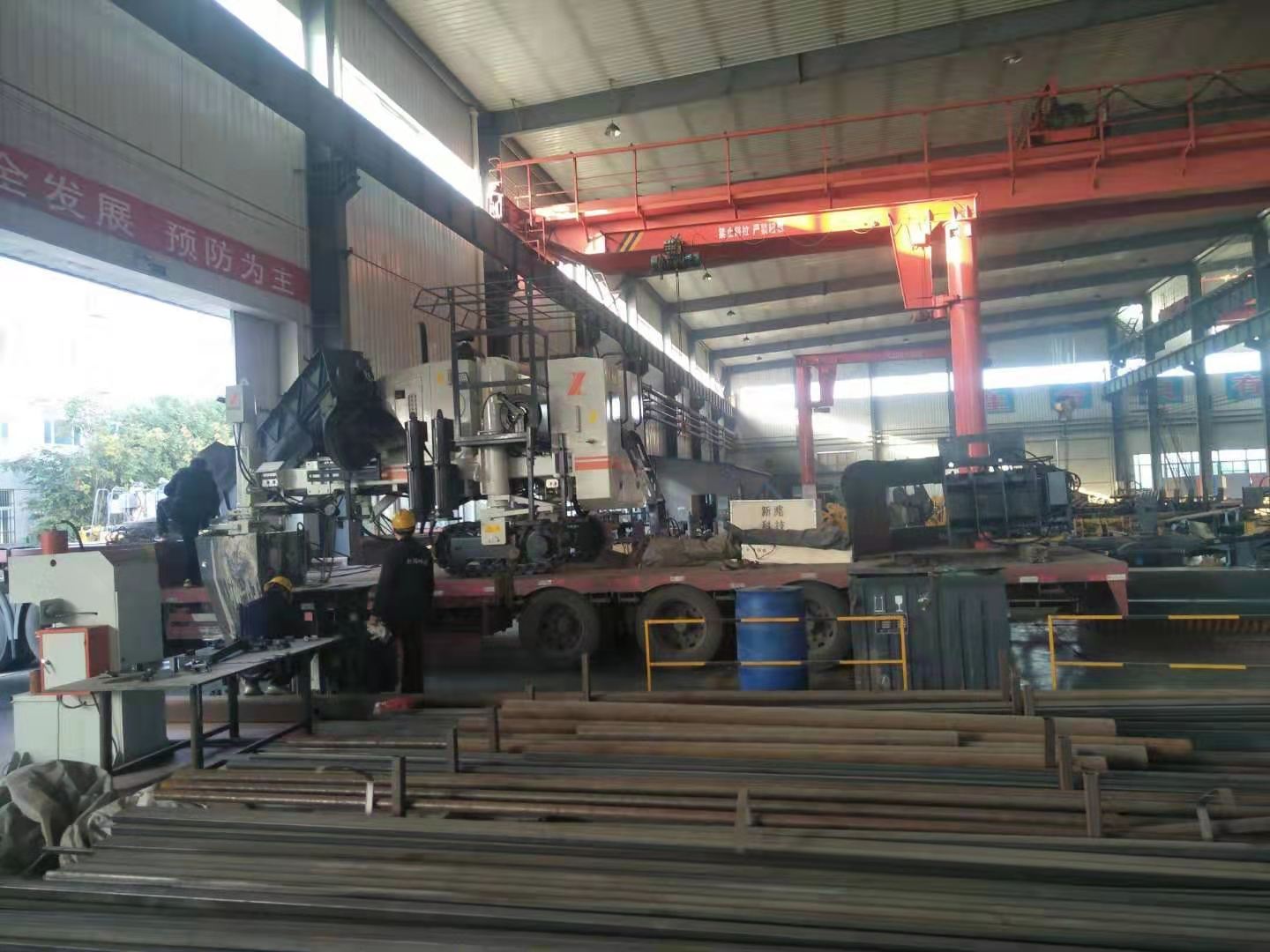 發(fā)車！新路緣混凝土滑模攤鋪機(jī)發(fā)襄陽棗陽，助力公路修筑